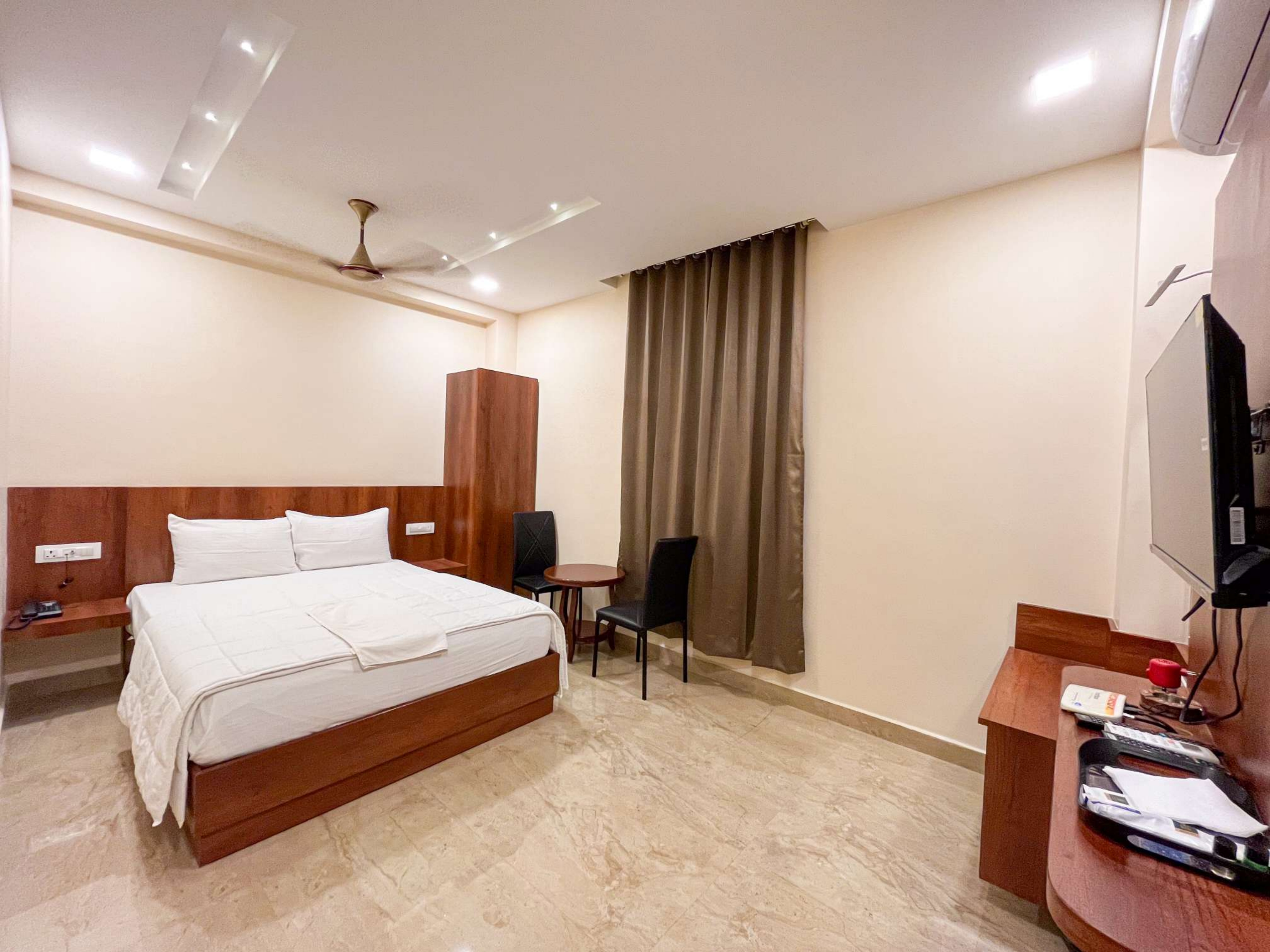Park Regency Ambur