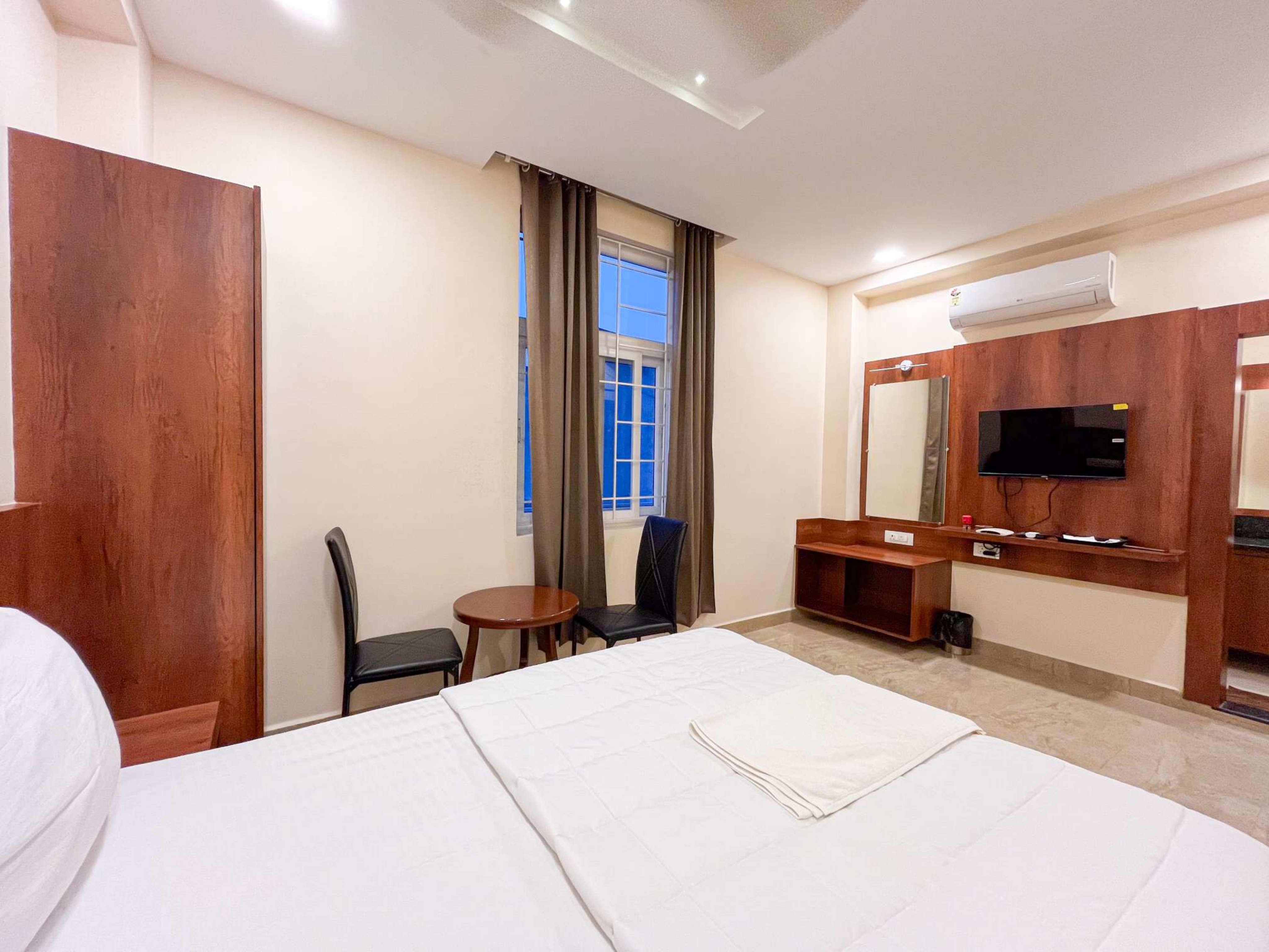 Park Regency Ambur